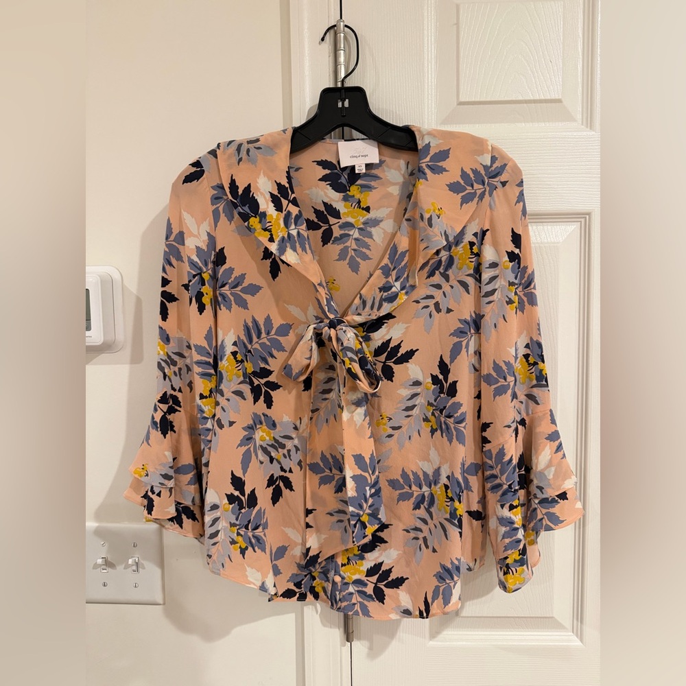 Cinq à Sept Floral Tie-Front Blouse - Peach and Blue